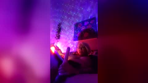 Snapshot of cincygodass_dommymommy chatting on June 17, 2026, 5:21 am cincygodass_dommymommy online show from June 17, 2026, 5:21 am