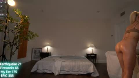 cindy_luv online show from April 30, 2026, 8:57 pm