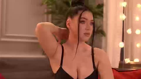 Cindy online show from March 12, 2026, 6:52 am