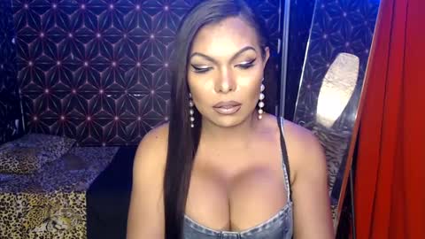 Snapshot of cindyts09 chatting on February 25, 2025, 8:19 pm Cindy online show from February 25, 2025, 8:19 pm