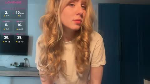 Snapshot of cinnabuny chatting on May 22, 2026, 11:38 am Jane online show from May 22, 2026, 11:38 am