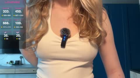 Snapshot of cinnabuny chatting on May 23, 2026, 10:52 am Jane online show from May 23, 2026, 10:52 am