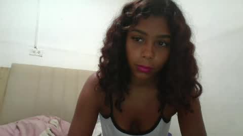 Snapshot of cinnamonn_19 chatting on August 8, 2026, 6:37 am cinnamon 19 online show from August 8, 2026, 6:37 am
