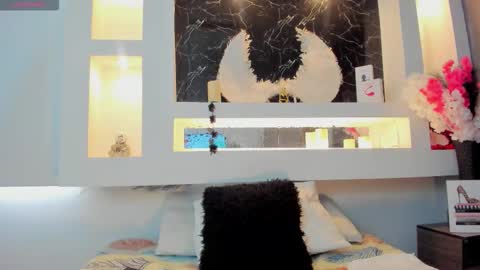 Cinthya  online show from September 25, 2025, 12:20 pm