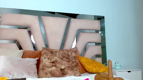 Snapshot of cintia_hills chatting on January 21, 2025, 7:58 am Cintia Hills online show from January 21, 2025, 7:58 am