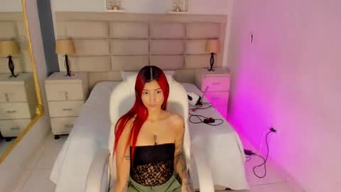 CintiaCollins  online show from November 20, 2025, 8:19 pm