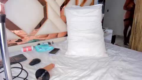 Snapshot of cintiavega chatting on October 23, 2025, 12:04 pm Cintia online show from October 23, 2025, 12:04 pm