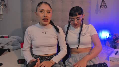 Snapshot of cintya_kors chatting on January 8, 2025, 9:23 pm Cintya online show from January 8, 2025, 9:23 pm