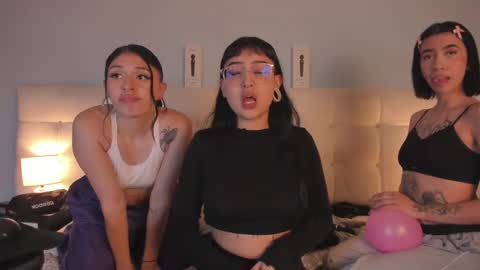 Snapshot of cintya_kors chatting on February 1, 2025, 6:10 am Cintya online show from February 1, 2025, 6:10 am