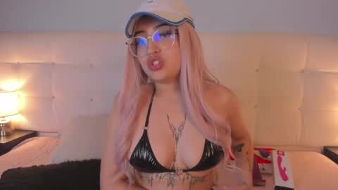 Snapshot of cintya_kors chatting on February 6, 2025, 1:05 am Cintya online show from February 6, 2025, 1:05 am