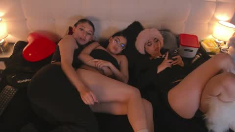 Snapshot of cintya_kors chatting on February 15, 2025, 5:51 am Cintya online show from February 15, 2025, 5:51 am