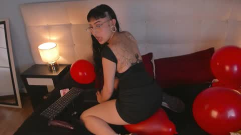 Snapshot of cintya_kors chatting on February 24, 2025, 10:03 pm Cintya online show from February 24, 2025, 10:03 pm