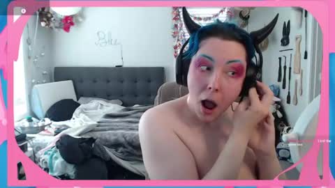 Snapshot of cirquenoirblu chatting on June 20, 2026, 1:09 am Blu online show from June 20, 2026, 1:09 am