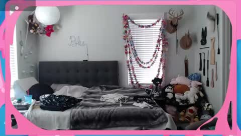 Snapshot of cirquenoirblu chatting on June 24, 2026, 1:37 am Blu online show from June 24, 2026, 1:37 am
