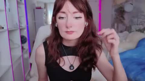 Snapshot of cissy_glitter chatting on June 19, 2026, 1:15 pm Cissy Glitter online show from June 19, 2026, 1:15 pm