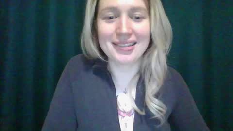 citrusblissss online show from March 8, 2025, 4:06 pm