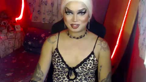 Snapshot of cj_parker69 chatting on April 27, 2026, 9:35 pm QUEEN CESS online show from April 27, 2026, 9:35 pm