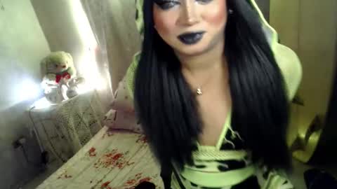 Snapshot of cj_parker69 chatting on May 18, 2026, 4:57 pm QUEEN CESS online show from May 18, 2026, 4:57 pm