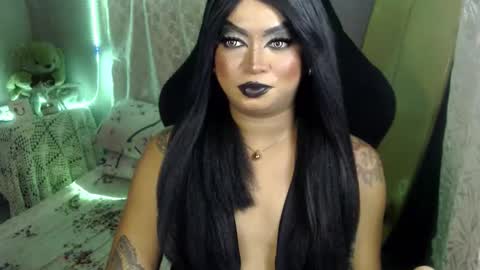 Snapshot of cj_parker69 chatting on May 26, 2026, 8:27 pm QUEEN CESS online show from May 26, 2026, 8:27 pm