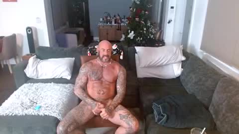 Snapshot of cjmadisonxxx chatting on December 27, 2024, 6:35 am SoFLoBiHungDude online show from December 27, 2024, 6:35 am