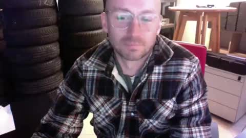 Snapshot of cl1max_0 chatting on October 2, 2025, 2:46 pm Cl1max 0 online show from October 2, 2025, 2:46 pm