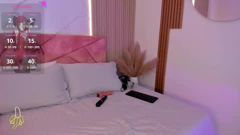 clairemillerx online show from April 22, 2026, 11:39 pm