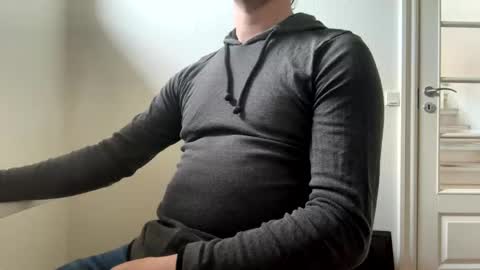 clamshive7 online show from October 18, 2025, 9:21 am