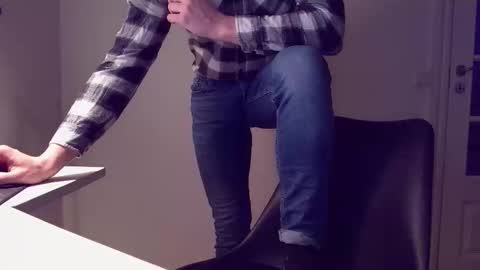 clamshive7 online show from January 10, 2026, 3:36 pm