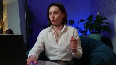 Clara online show from May 27, 2026, 6:49 pm