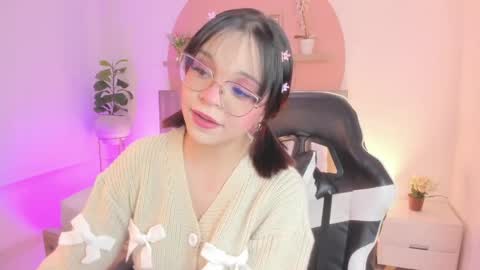 Snapshot of clara_lu chatting on June 7, 2026, 3:32 am C L A R A online show from June 7, 2026, 3:32 am