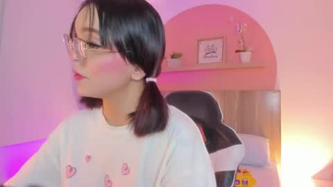 Snapshot of clara_lu chatting on June 16, 2026, 2:36 am C L A R A online show from June 16, 2026, 2:36 am
