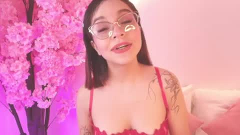 Snapshot of clara_lu chatting on August 5, 2026, 2:47 am C L A R A online show from August 5, 2026, 2:47 am
