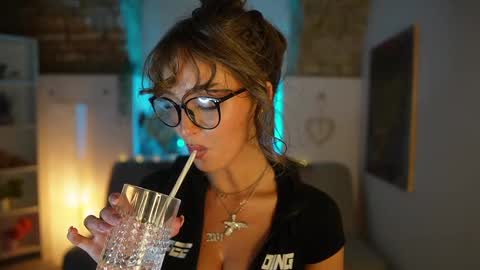 Clara smile online show from February 13, 2025, 1:29 am