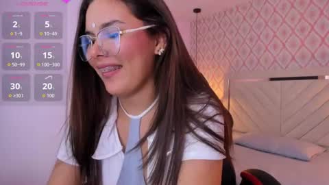 Snapshot of clara_ward chatting on June 11, 2026, 2:53 am C L A R A online show from June 11, 2026, 2:53 am