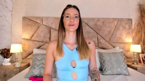 Snapshot of claradelmar_ chatting on May 23, 2026, 10:19 am Clara del mar online show from May 23, 2026, 10:19 am
