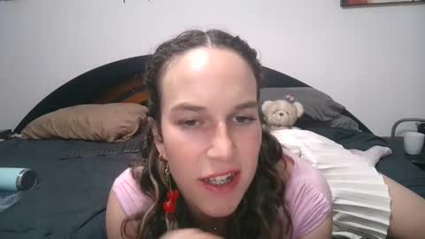 claralafontaine online show from December 20, 2025, 10:28 pm