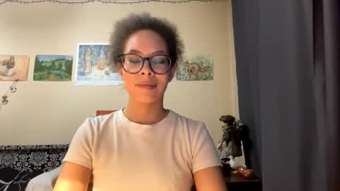 Snapshot of claralipinski chatting on March 4, 2026, 1:17 pm Selena online show from March 4, 2026, 1:17 pm