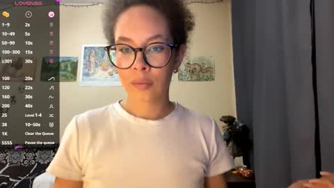 Snapshot of claralipinski chatting on March 5, 2026, 1:07 pm Selena online show from March 5, 2026, 1:07 pm