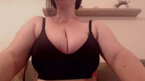 Clara online show from June 13, 2026, 10:40 pm