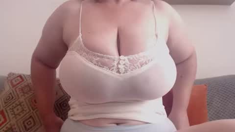 Snapshot of claralollipop chatting on July 17, 2026, 2:56 pm Clara online show from July 17, 2026, 2:56 pm