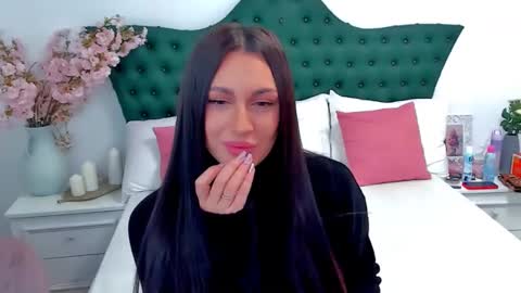 ClaraXJoy online show from December 5, 2024, 6:21 am