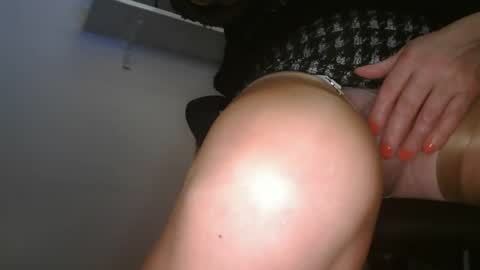 Snapshot of clarem chatting on November 28, 2025, 2:53 pm clare nylons online show from November 28, 2025, 2:53 pm