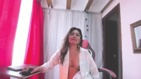 Snapshot of clarise17 chatting on April 18, 2026, 7:58 pm Charlotte online show from April 18, 2026, 7:58 pm