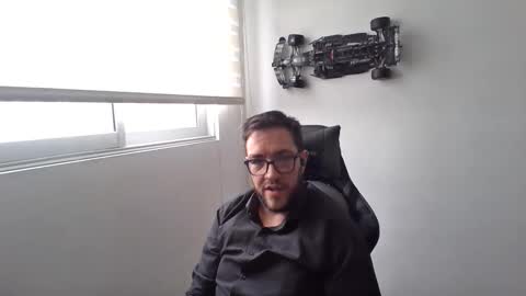 Snapshot of clark_ebrio_ chatting on March 27, 2026, 8:19 pm Clark online show from March 27, 2026, 8:19 pm