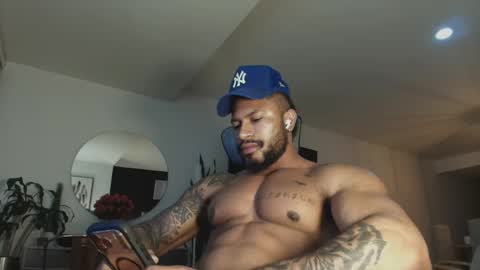 Snapshot of clark_strong chatting on May 13, 2026, 11:00 pm clark_strong online show from May 13, 2026, 11:00 pm