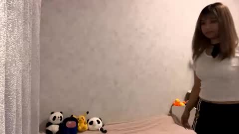 Snapshot of clary_cloud chatting on November 15, 2025, 6:48 pm Lara online show from November 15, 2025, 6:48 pm