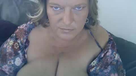 Snapshot of claudineddd chatting on December 22, 2024, 10:47 pm ClaudineDDD online show from December 22, 2024, 10:47 pm