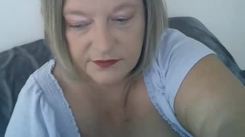Snapshot of claudineddd chatting on December 31, 2024, 4:57 pm ClaudineDDD online show from December 31, 2024, 4:57 pm