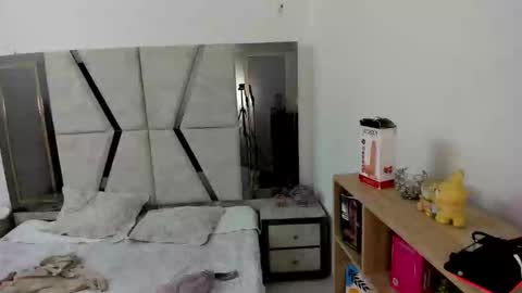 Cleo Adams online show from September 13, 2025, 4:01 am