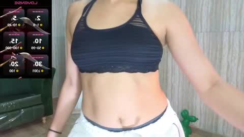 Snapshot of clementine_t chatting on October 1, 2025, 12:33 pm Clementine online show from October 1, 2025, 12:33 pm